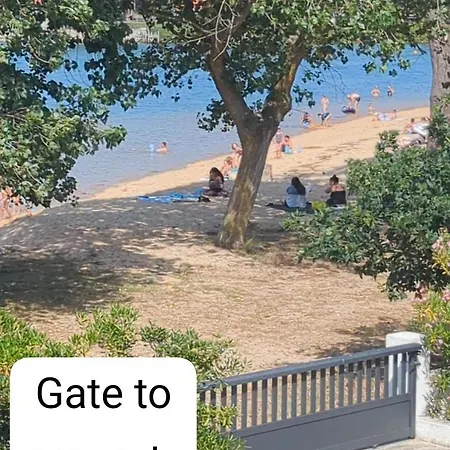Waterfront Private Entrance 2bedrooms Apartment